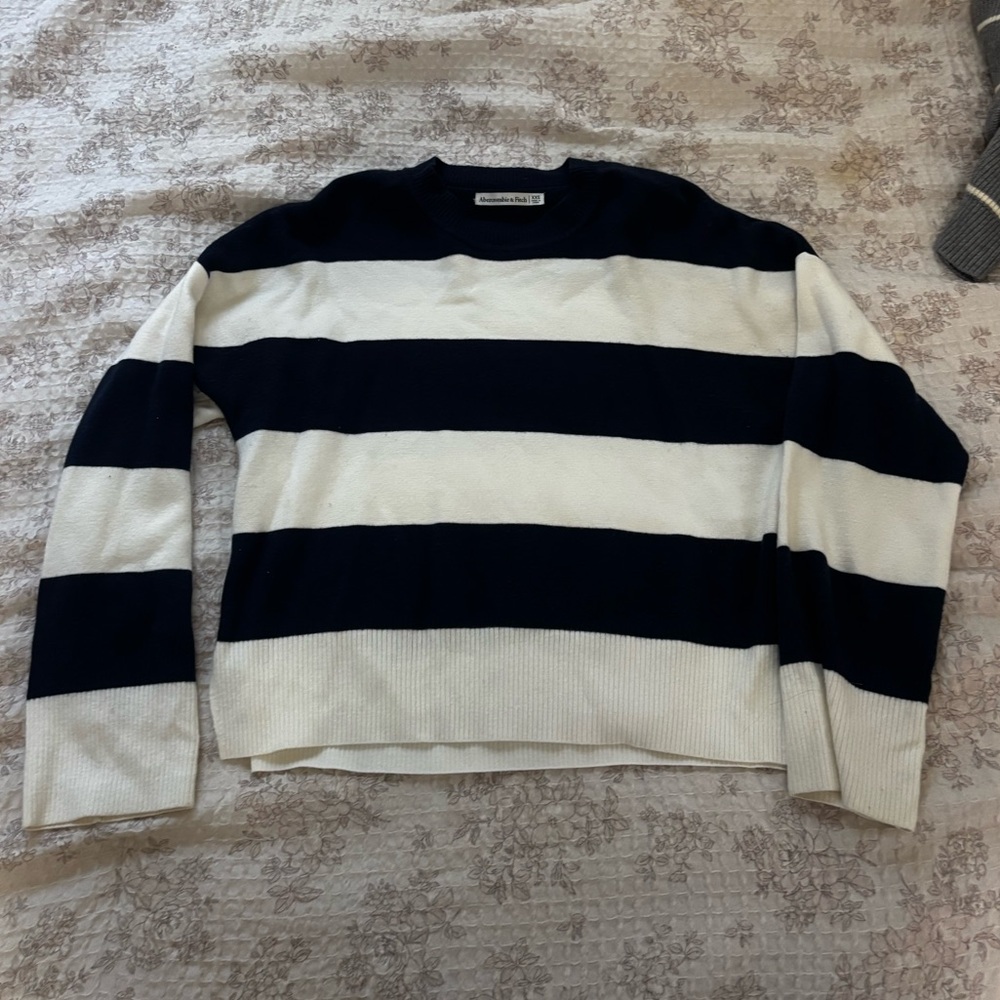 Abercrombie & Fitch Sweater Navy and White Stripes